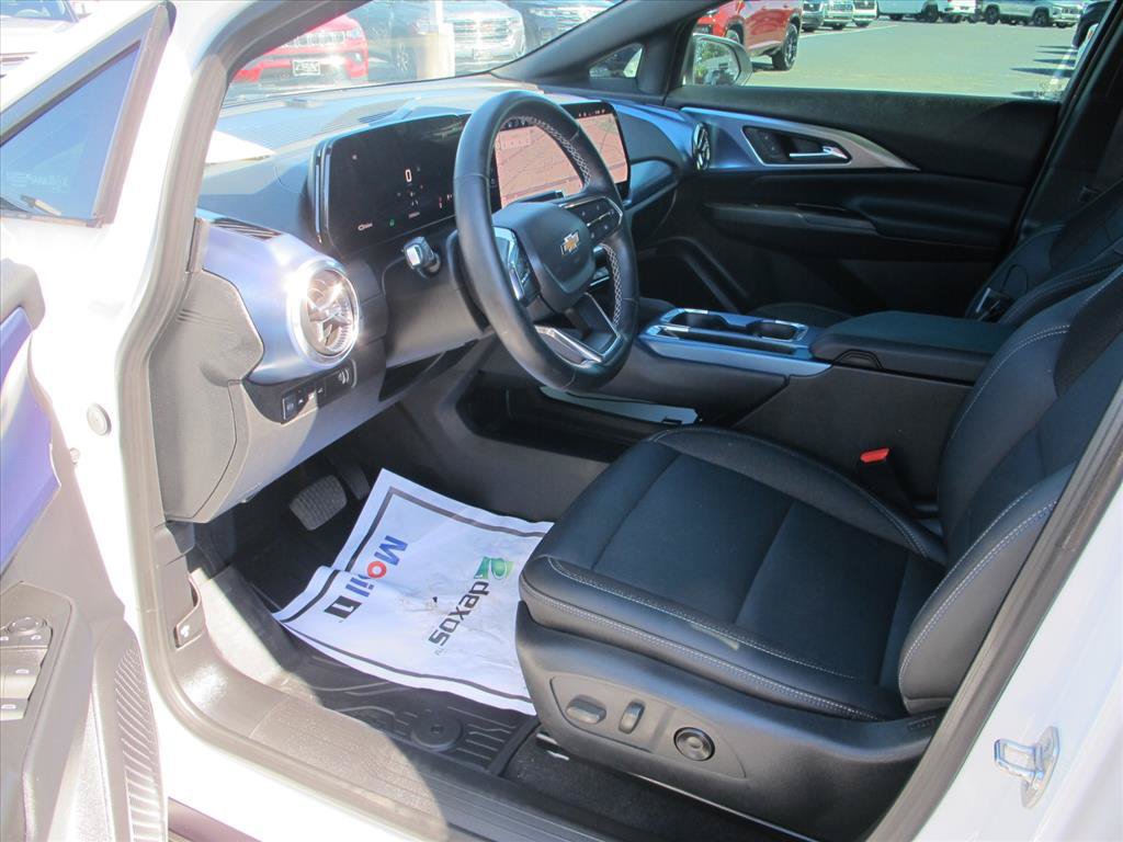 Used 2024 Chevrolet Equinox EV LT FWD image 9