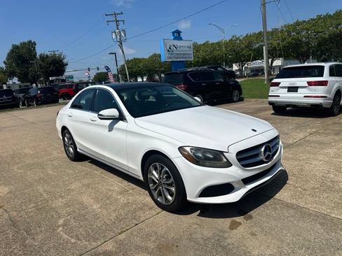 Used 2018 Mercedes-Benz C 300 4MATIC Sedan image 3