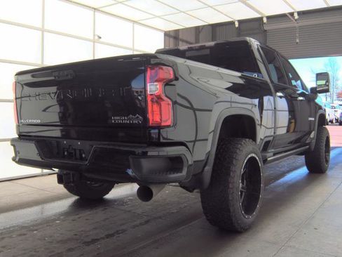 Used 2021 Chevrolet Silverado 2500 High Country w/ Z71 Off-Road Package image 2