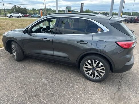 Used 2020 Ford Escape Titanium w/ Titanium Premium Package 2.0 AWD/4WD image 6