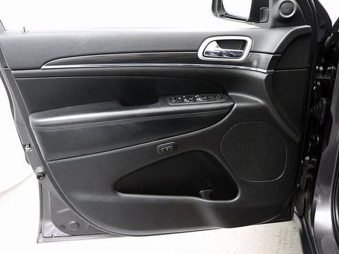 Used 2021 Jeep Grand Cherokee Limited image 23