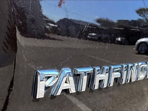 Used 2012 Nissan Pathfinder LE RWD image 12