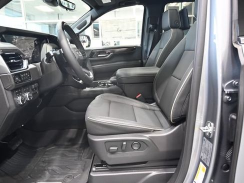 New 2026 GMC Yukon XL Elevation w/ Elevation Premium Package AWD/4WD image 9