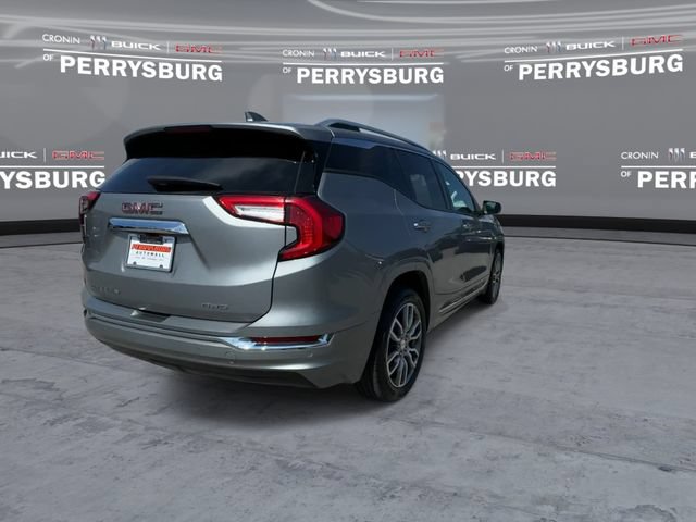 Used 2023 GMC Terrain Denali w/ Denali Premium Package AWD/4WD image 7