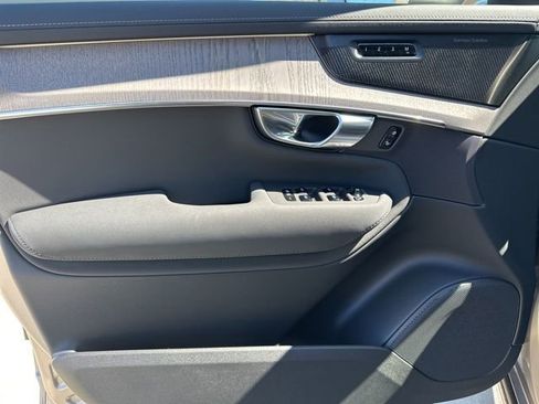 New 2026 Volvo XC90 B6 Ultra image 13