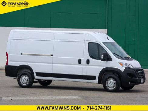 Used 2026 RAM ProMaster 2500 w/ Convenience Group FWD image 1
