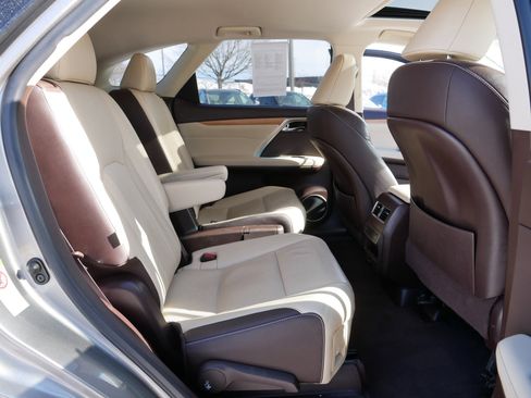 Used 2018 Lexus RX 350L Premium w/ Premium Package image 16