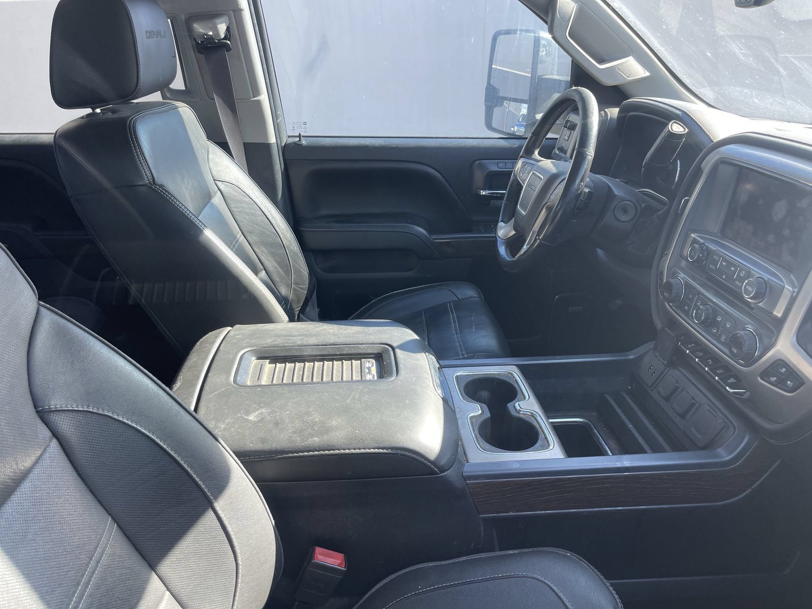 Used 2017 GMC Sierra 3500 Denali w/ Duramax Plus Package AWD/4WD image 6
