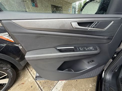 Used 2025 Volkswagen Atlas Cross Sport SE image 20