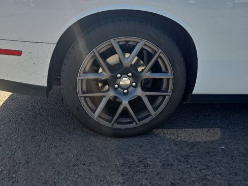 Used 2016 Dodge Challenger R/T Plus RWD image 21