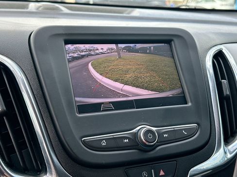 Used 2023 Chevrolet Equinox LS image 14