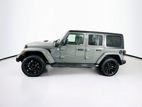 Used 2022 Jeep Wrangler Unlimited Sahara AWD/4WD image 4
