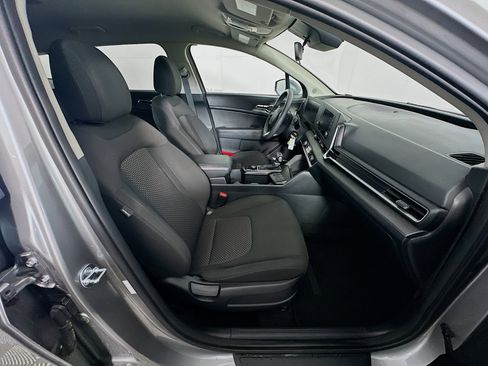 Used 2024 Kia Sportage LX image 30