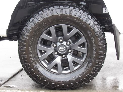 Used 2023 Toyota Tacoma SR5 RWD image 35