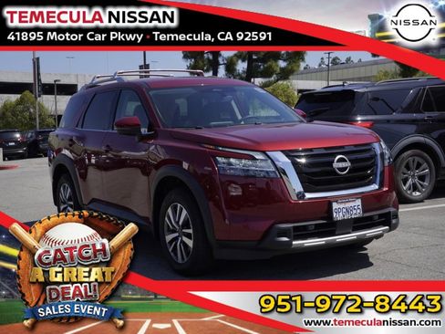 Used 2024 Nissan Pathfinder SL FWD image 1