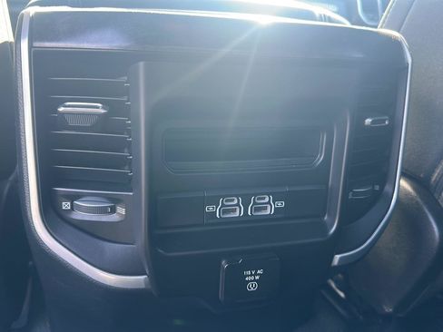 Used 2022 RAM 1500 Big Horn AWD/4WD image 12