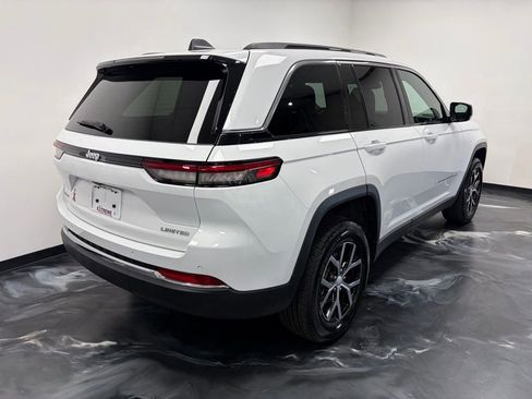 Used 2025 Jeep Grand Cherokee Limited image 19