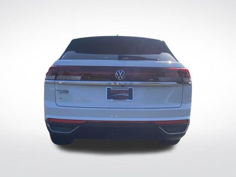 Used 2025 Volkswagen Atlas Cross Sport SE FWD image 6