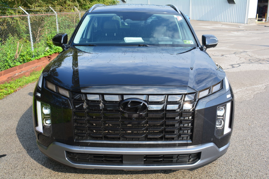 Used 2024 Hyundai Palisade Limited AWD/4WD image 2