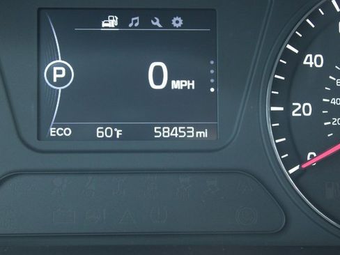 Used 2016 Kia Sorento LX image 27