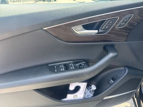 Used 2019 Audi Q8 Premium Plus w/ Premium Plus image 17