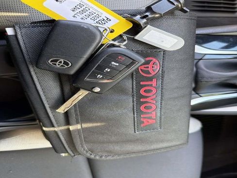 Certified 2025 Toyota Corolla LE image 31