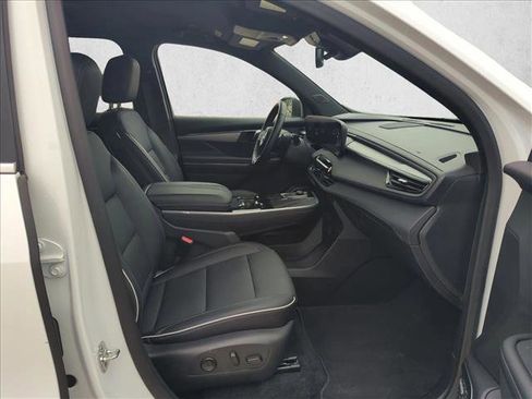 Used 2025 Buick Enclave Preferred image 20