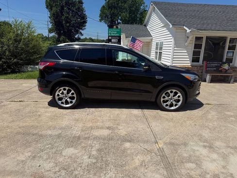 Used 2013 Ford Escape Titanium w/ Parking Technology Pkg AWD/4WD image 4