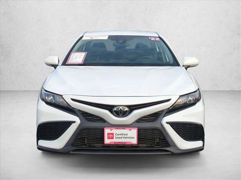 Certified 2022 Toyota Camry SE w/ Convenience Package image 2