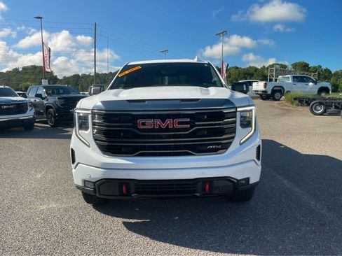 Used 2023 GMC Sierra 1500 AT4 w/ AT4 Premium Package AWD/4WD image 2