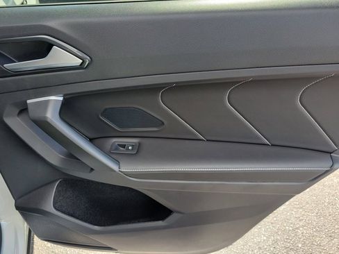 Used 2024 Volkswagen Tiguan SE R-Line image 11