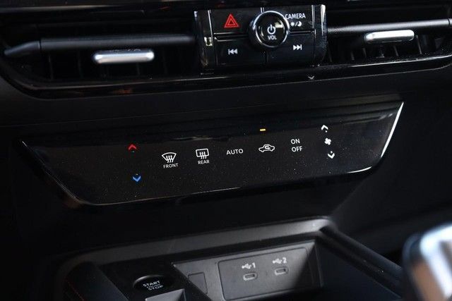 Certified 2026 Nissan Kicks SR FWD image 14
