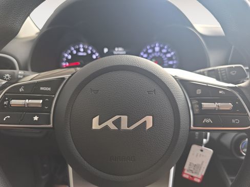 Certified 2024 Kia Forte LXS FWD image 11