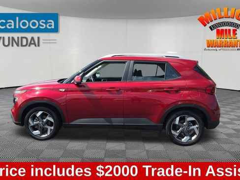 Used 2025 Hyundai Venue SEL FWD image 4