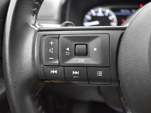 Used 2024 Nissan Pathfinder SV FWD image 24