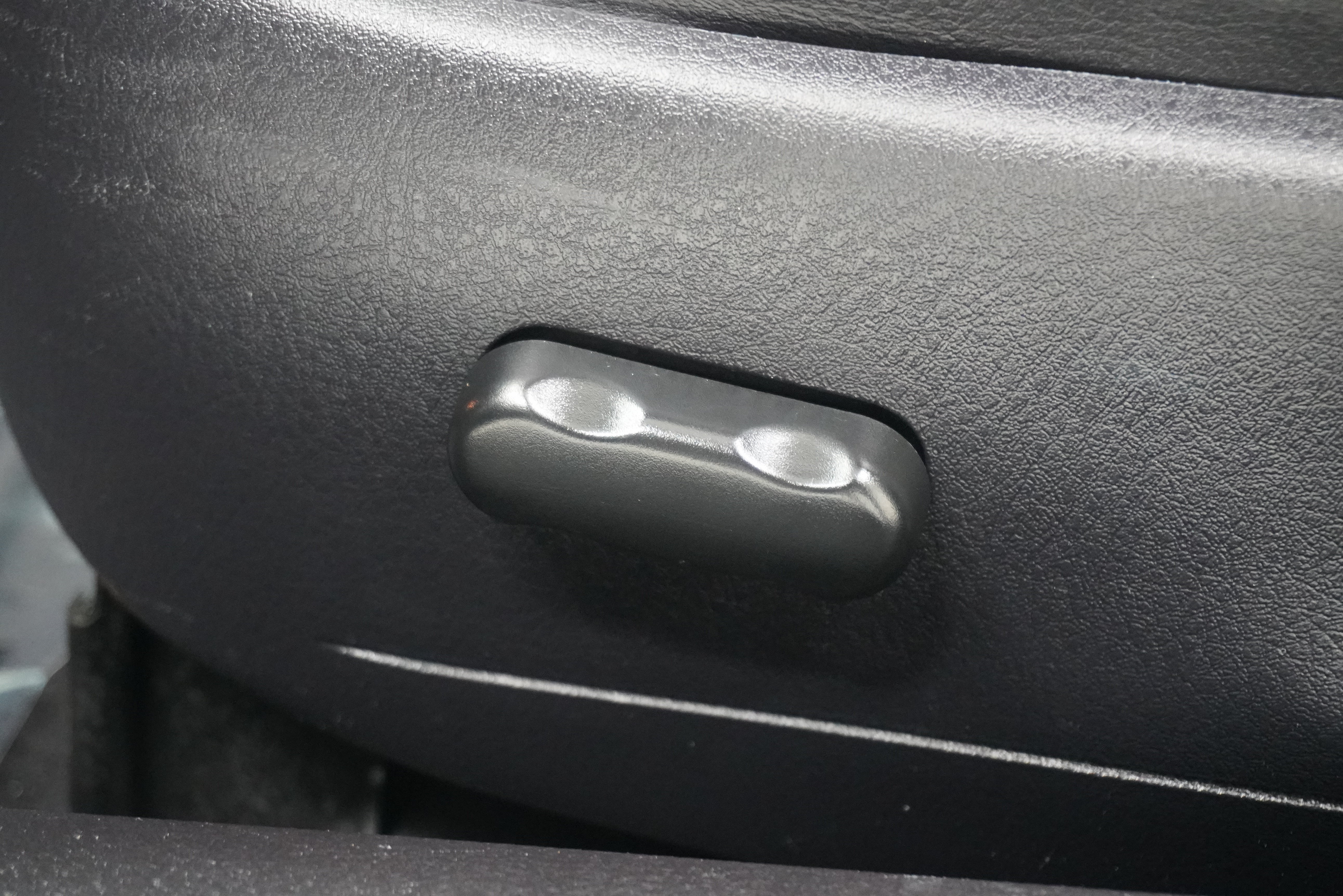 Used 2003 Ford Thunderbird RWD image 14
