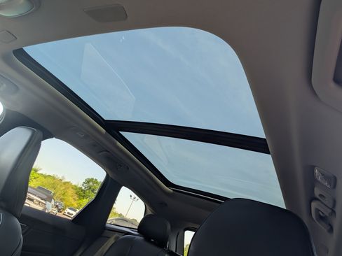 Used 2023 Volvo XC60 T8 Core image 15