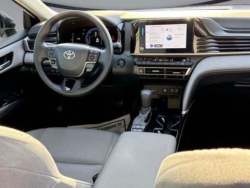 Used 2025 Toyota Camry LE FWD image 19