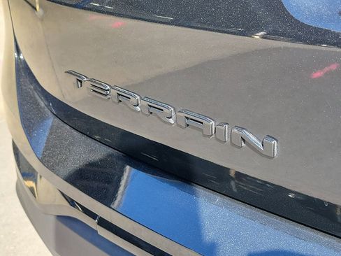 Used 2023 GMC Terrain SLE w/ Elevation Edition image 7