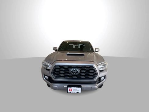 Used 2021 Toyota Tacoma TRD Sport w/ Technology Package AWD/4WD image 3