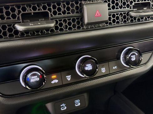 New 2026 Honda HR-V LX image 17