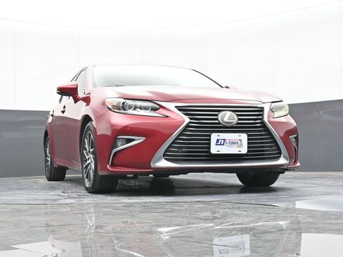 Used 2017 Lexus ES 350 w/ Luxury Package FWD image 47