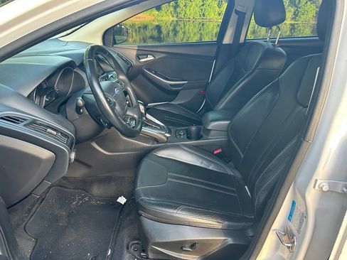 Used 2012 Ford Focus Titanium FWD image 15