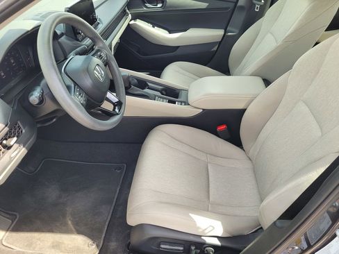 Used 2025 Honda Accord SE image 13