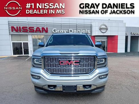 Used 2018 GMC Sierra 1500 Denali w/ Denali Ultimate Package AWD/4WD image 8