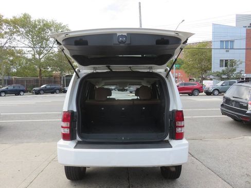 Used 2012 Jeep Liberty Limited AWD/4WD image 22