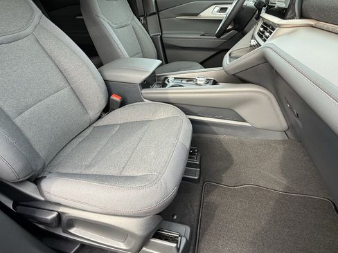 New 2026 Ford Explorer Active RWD image 14