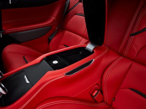 Used 2020 Ferrari GTC4Lusso T image 83