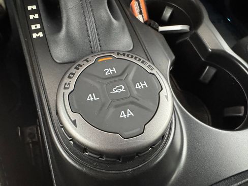 Used 2023 Ford Bronco Wildtrak AWD/4WD image 25