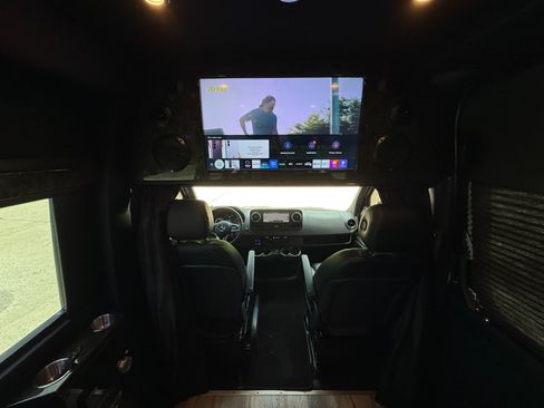 Used 2022 Mercedes-Benz Sprinter 3500 image 25